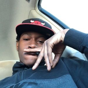 Meet your Posher, Devin